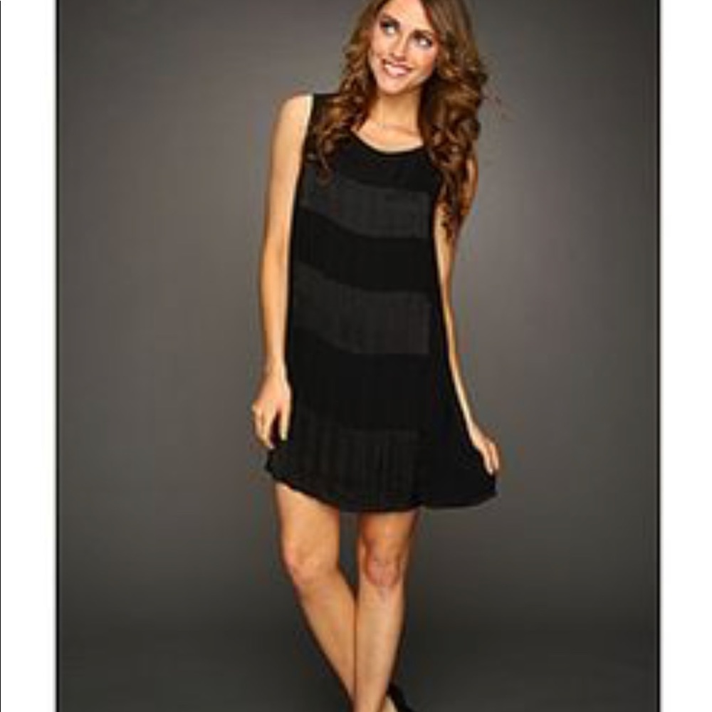 Max and Cleo Layla Pleated Shift Dress